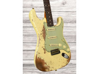 Fender Custom Shop Limited Edition 60 Dualmag II Stratocaster Super Heavy Relic Aged Vintage White Fender Custom Shop Limited Edition 60 Dualmag II Stratocaster Super Heavy Relic Aged Vintage White